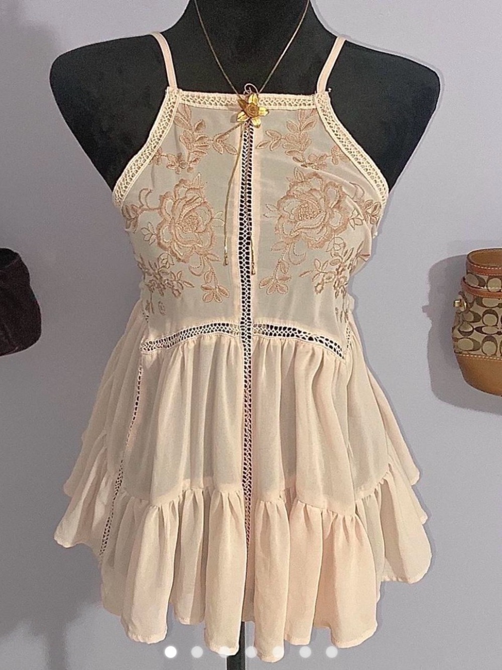 Taylor & Sage Cream Floral Lace Halter Peplum Blouse